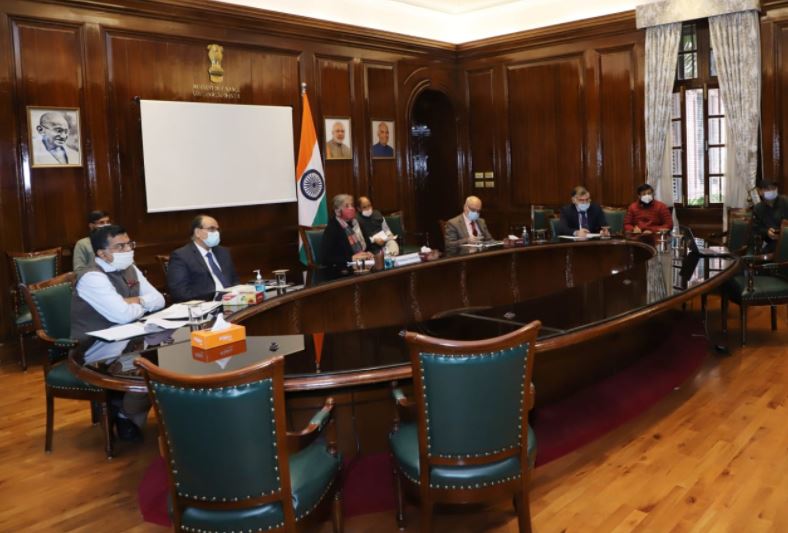 दिग्गजों के साथ बैठकें