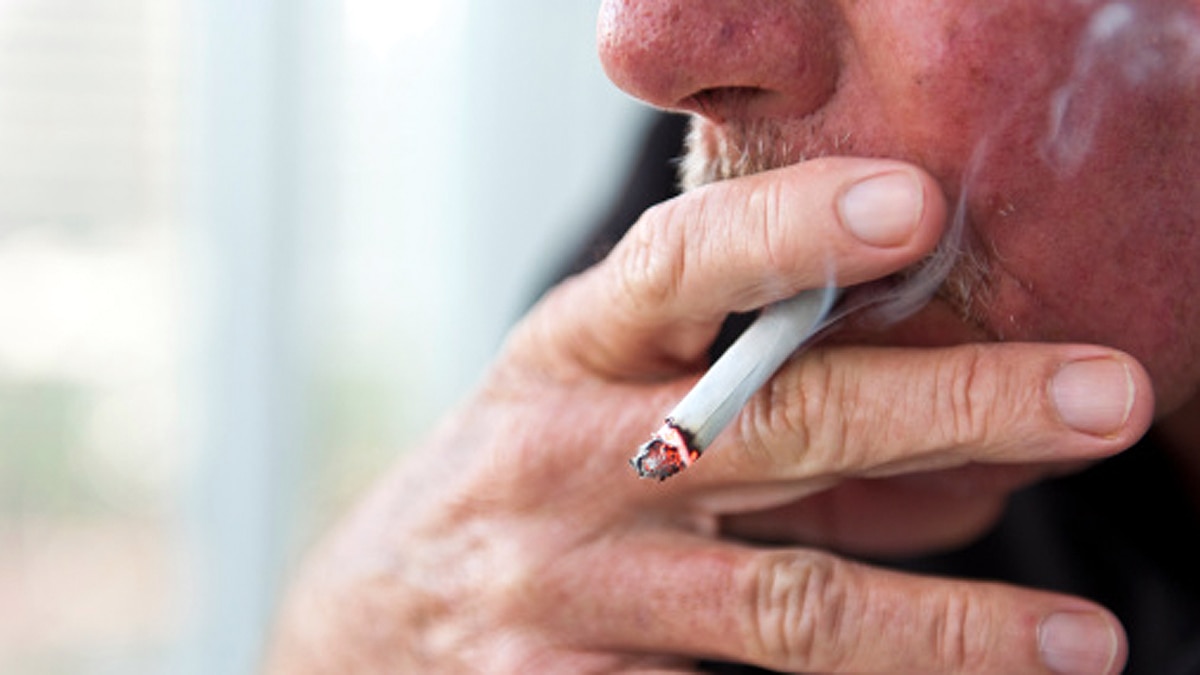 Smoking brings mental fog