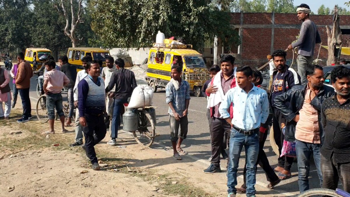 8 फीट लंबे सांप से भिड़ गया नेवला, सोशल मीडिया पर वीडियो वायरल 