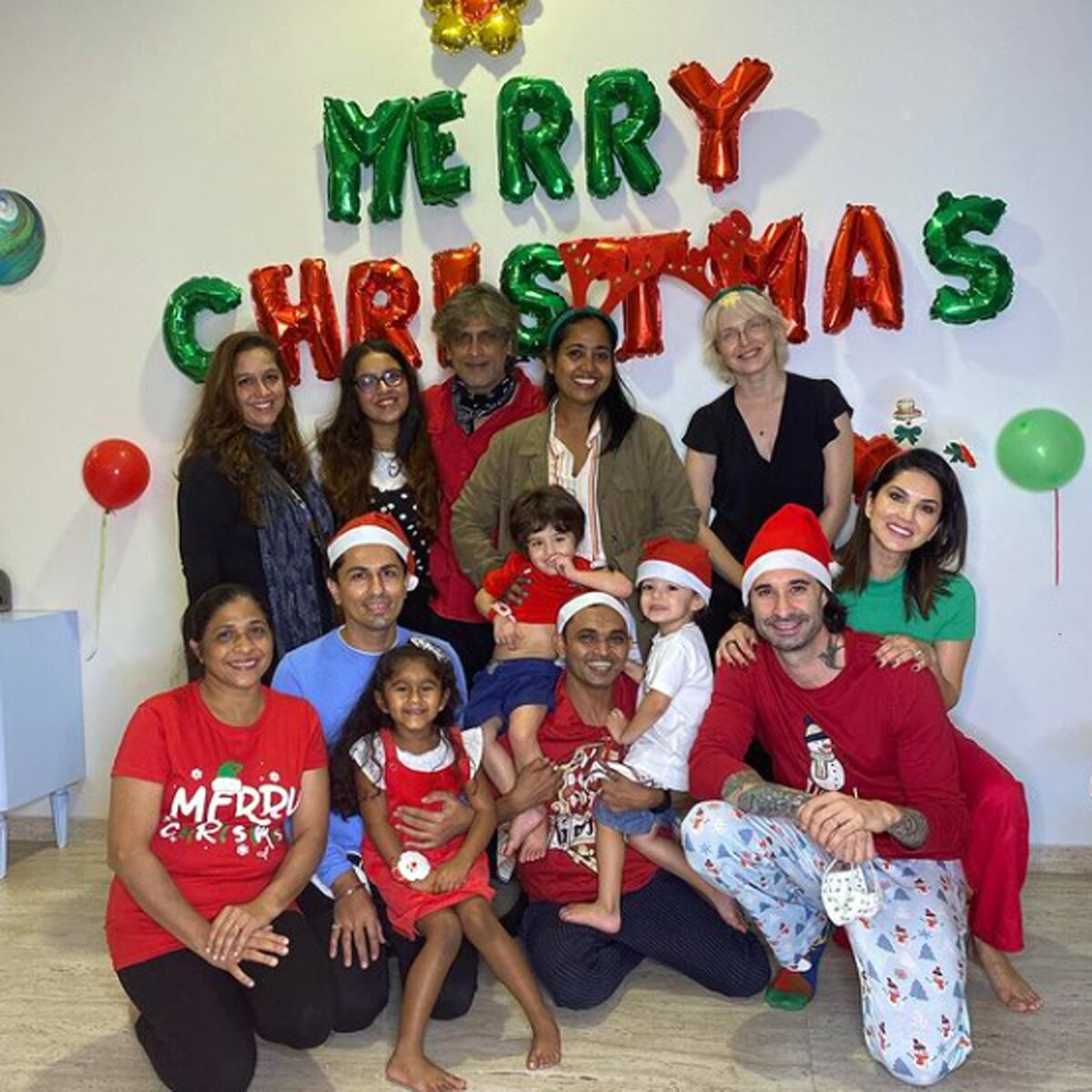 सनी ल‍ियोनी क्र‍िसमस सेल‍िब्रेशन 