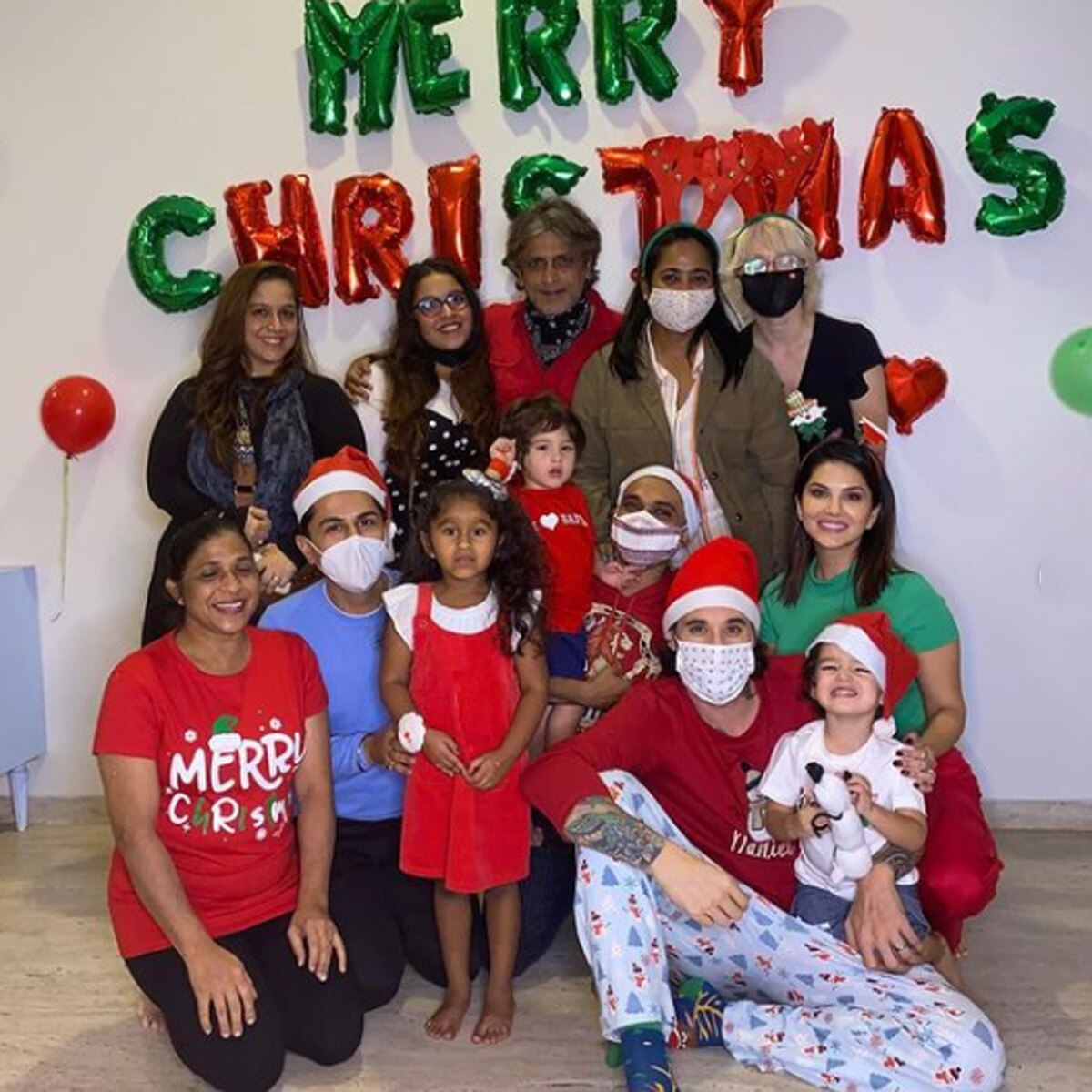 सनी ल‍ियोनी क्र‍िसमस सेल‍िब्रेशन 