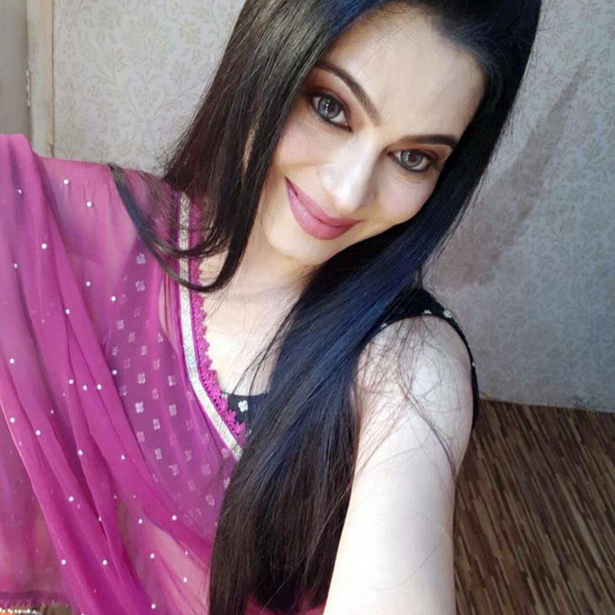  तसनीम शेख