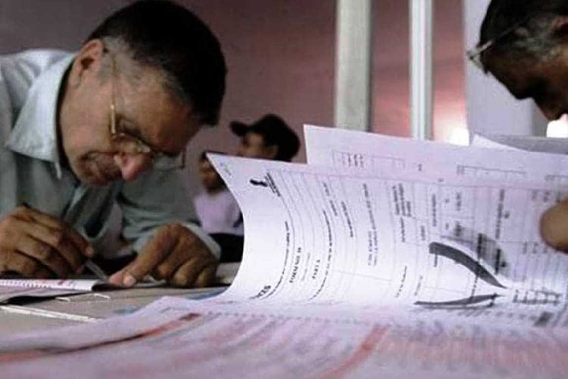 फॉर्म 26AS लेना चाहिए