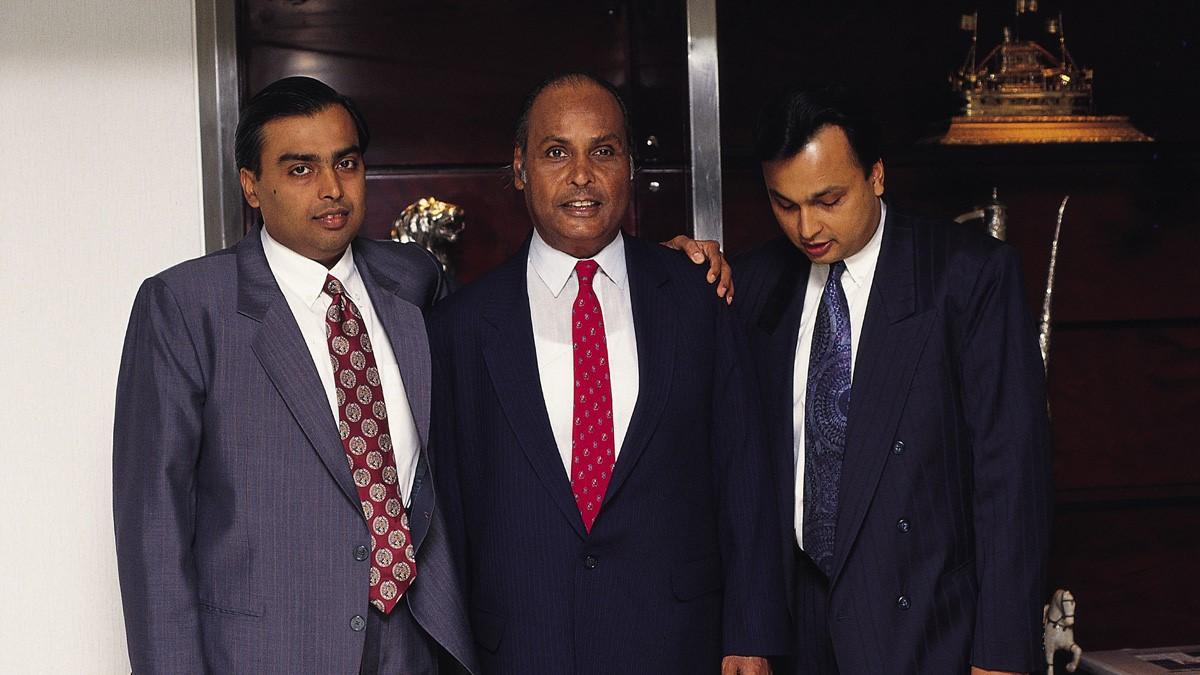 Dhirubhai Ambani Birthday अपने बेटों के साथ
