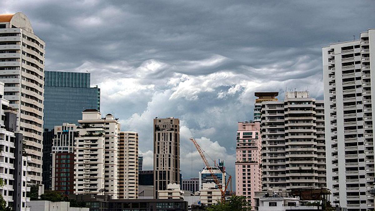 Cities attract and strengthen thunderstorms