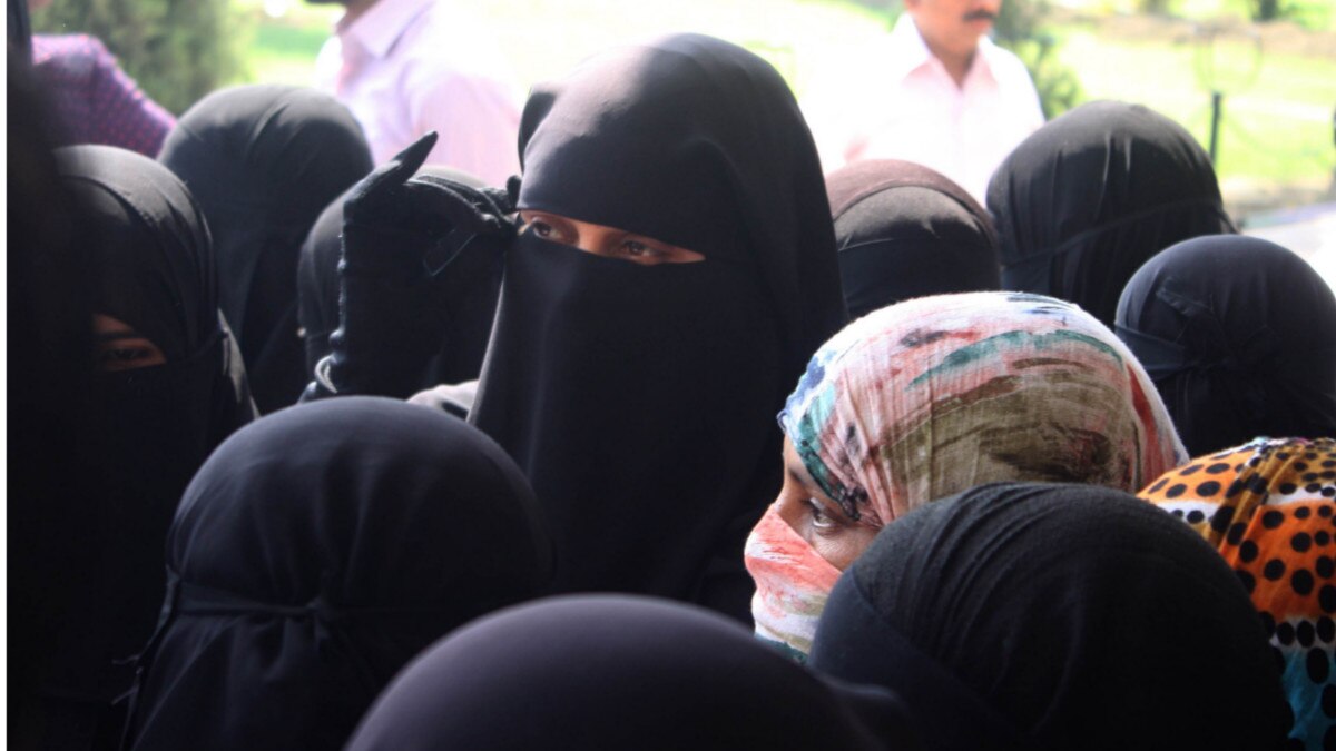 'मैं एक नहीं, दस औरतों से संबंध रखूंगा...' कहकर पति ने पत्‍नी को दिया तीन तलाक