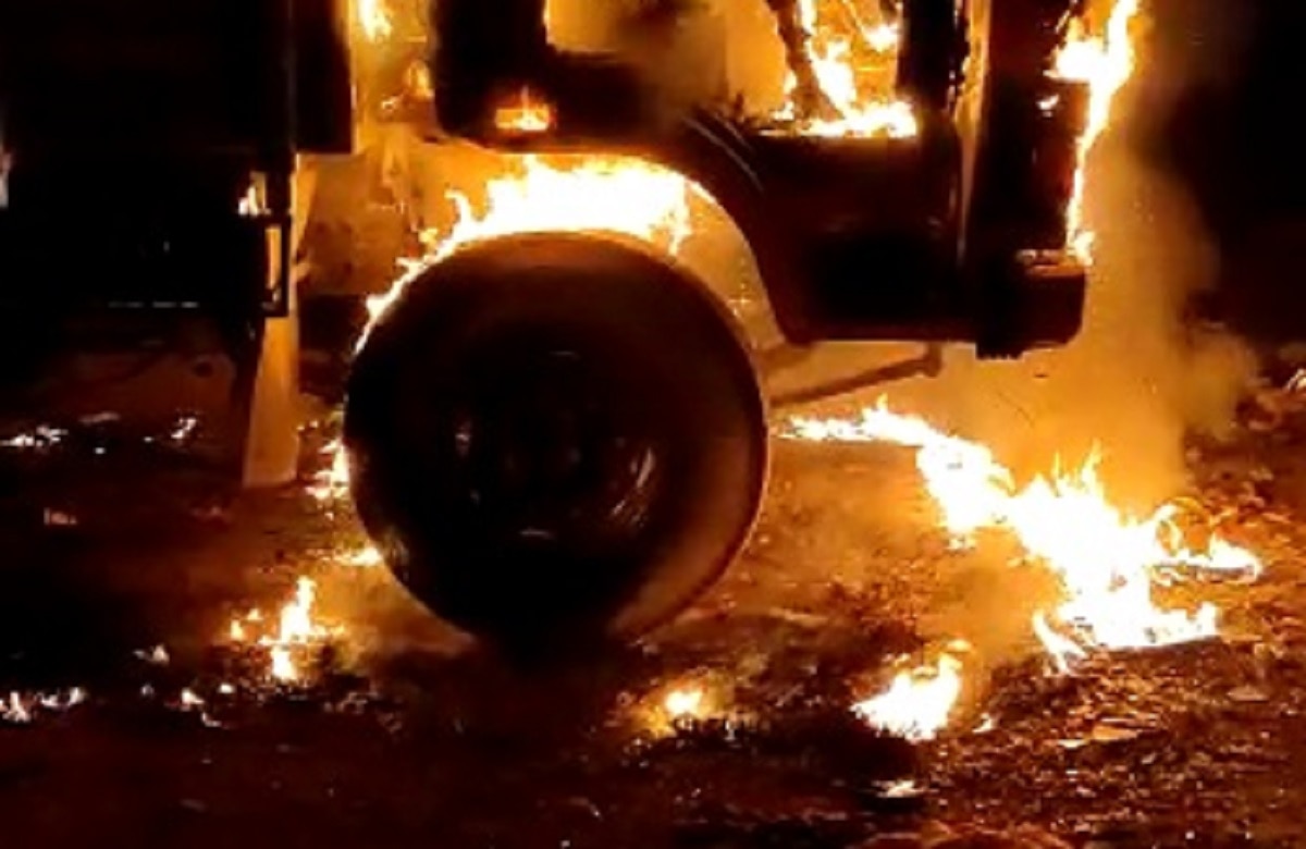 ट्रक बनी आग का गोला