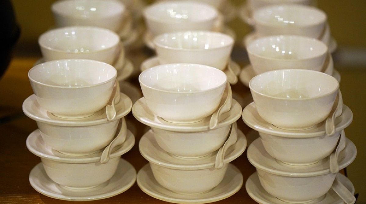 टूटे हुए बर्तन