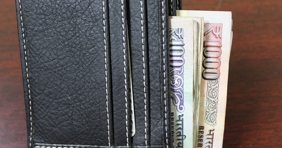 खाली पर्स ना रखें