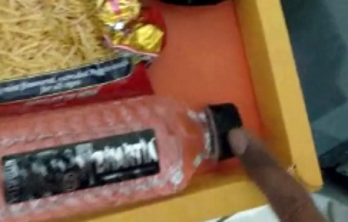 शादी का अनोखा कार्ड शादी का अनोखा कार्ड