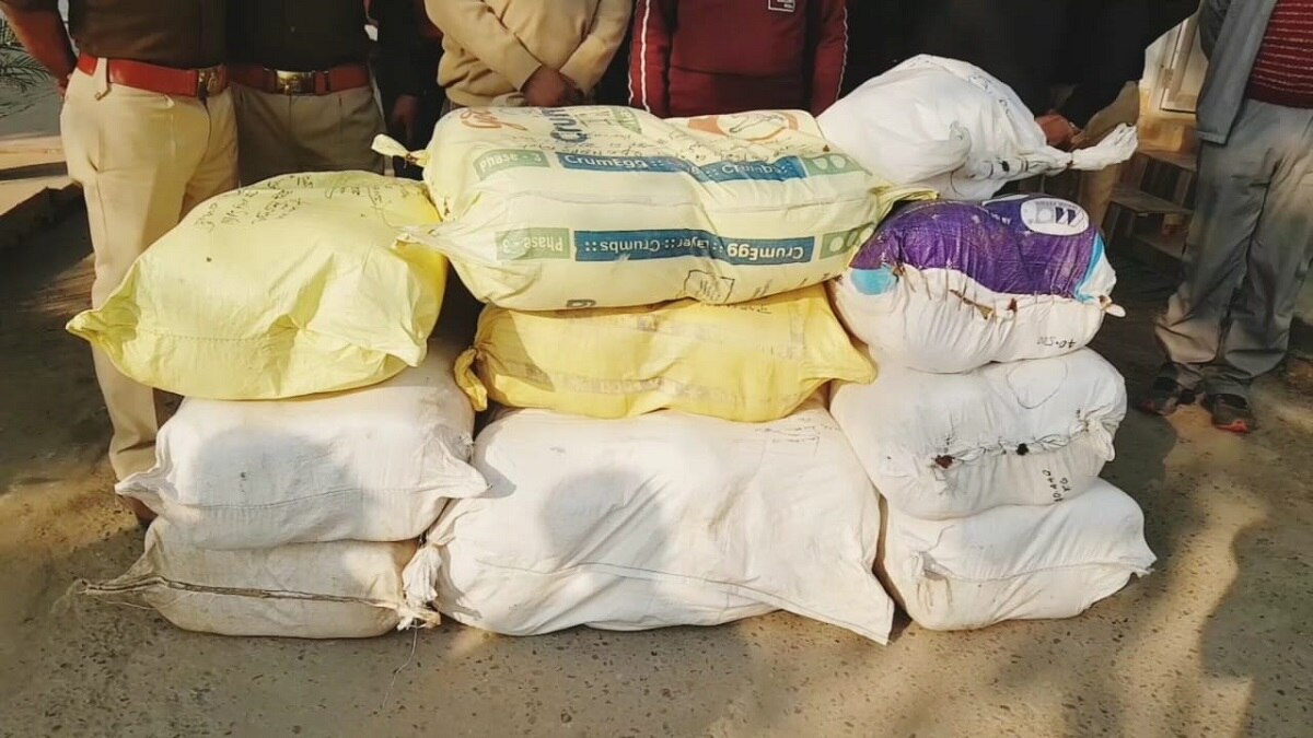 आरोपियों के खिलाफ मुकदमा दर्ज