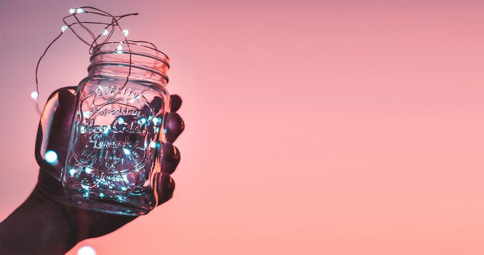 विश पेपर को जार में रखना