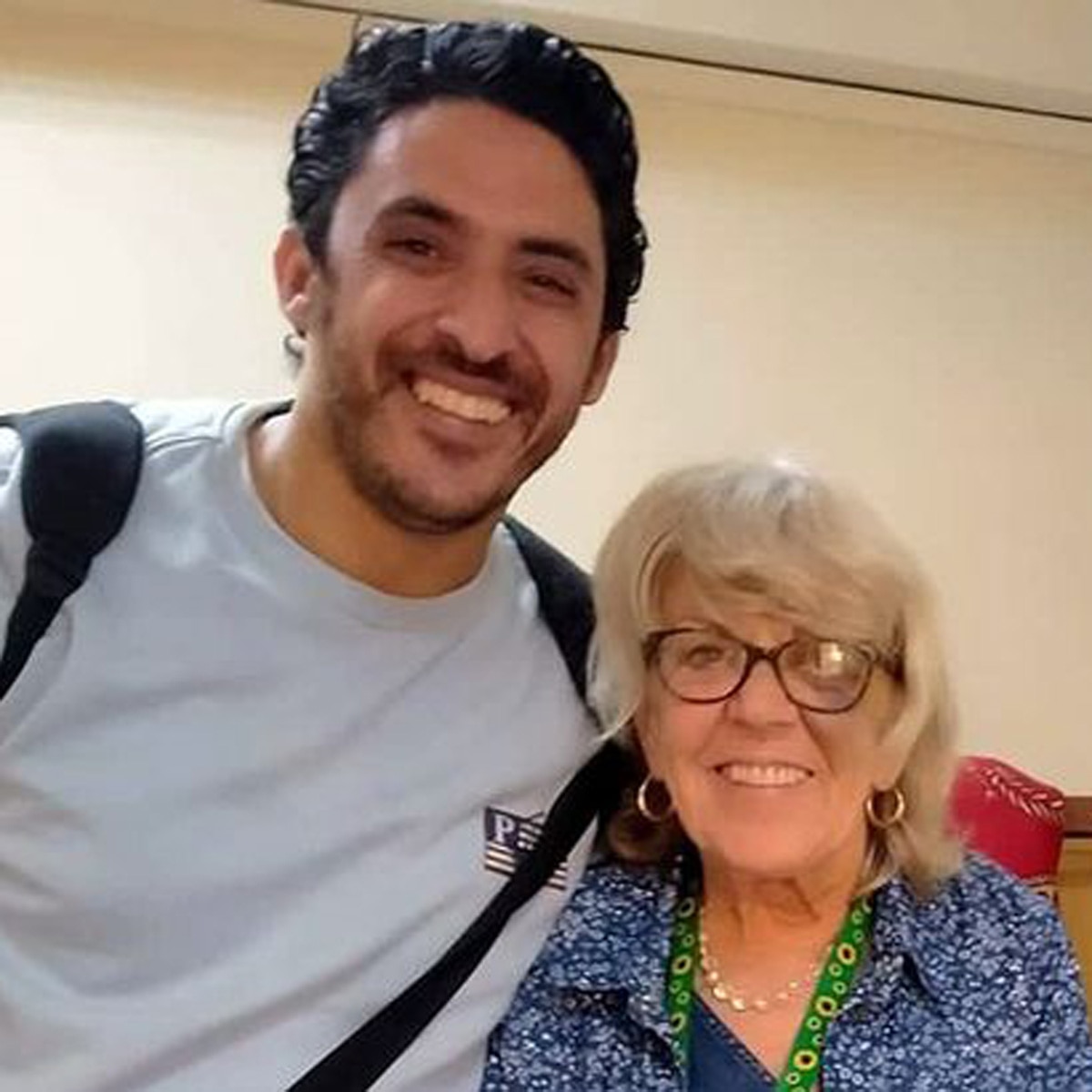 आइरिस जोन्स और मोहम्मद अहमद