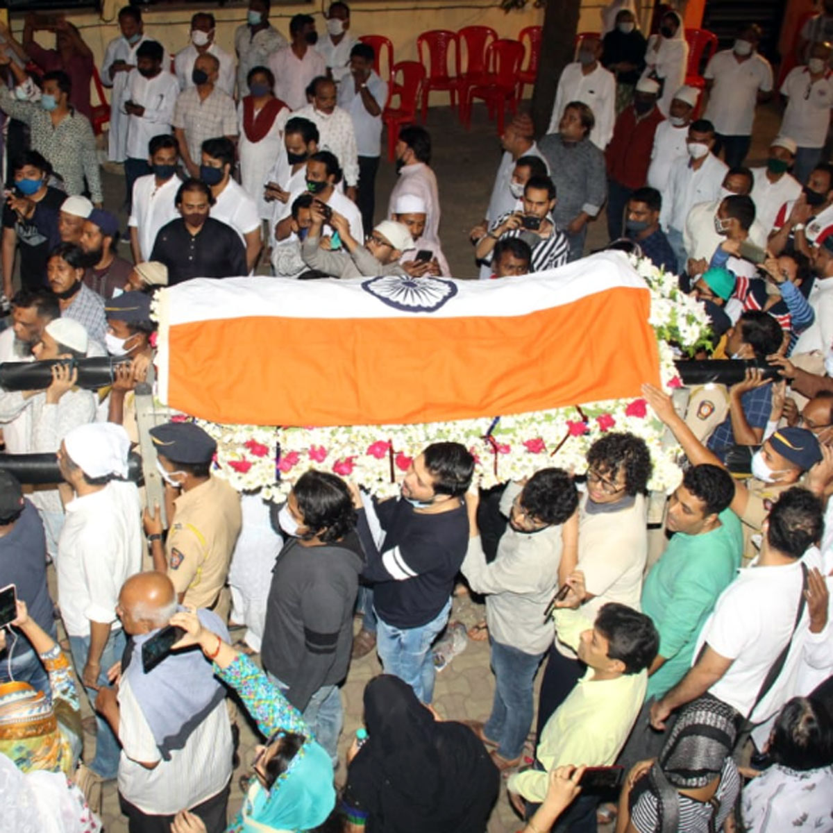 उस्ताद गुलाम मुस्तफा खान का जनाजा 