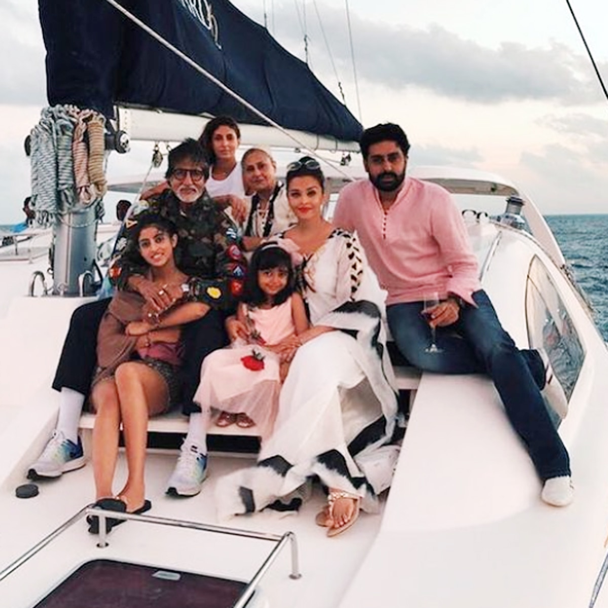 नव्या नवेली नंदा