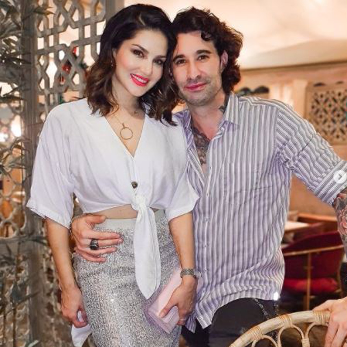 रोमांटिक अंदाज में दिखे सितारे