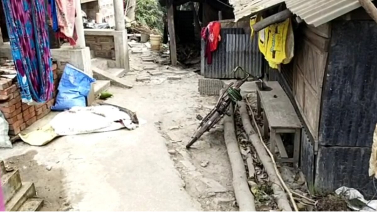 साइकिल से काम पर जा रही महिला पर पति ने फेंका तेजाब