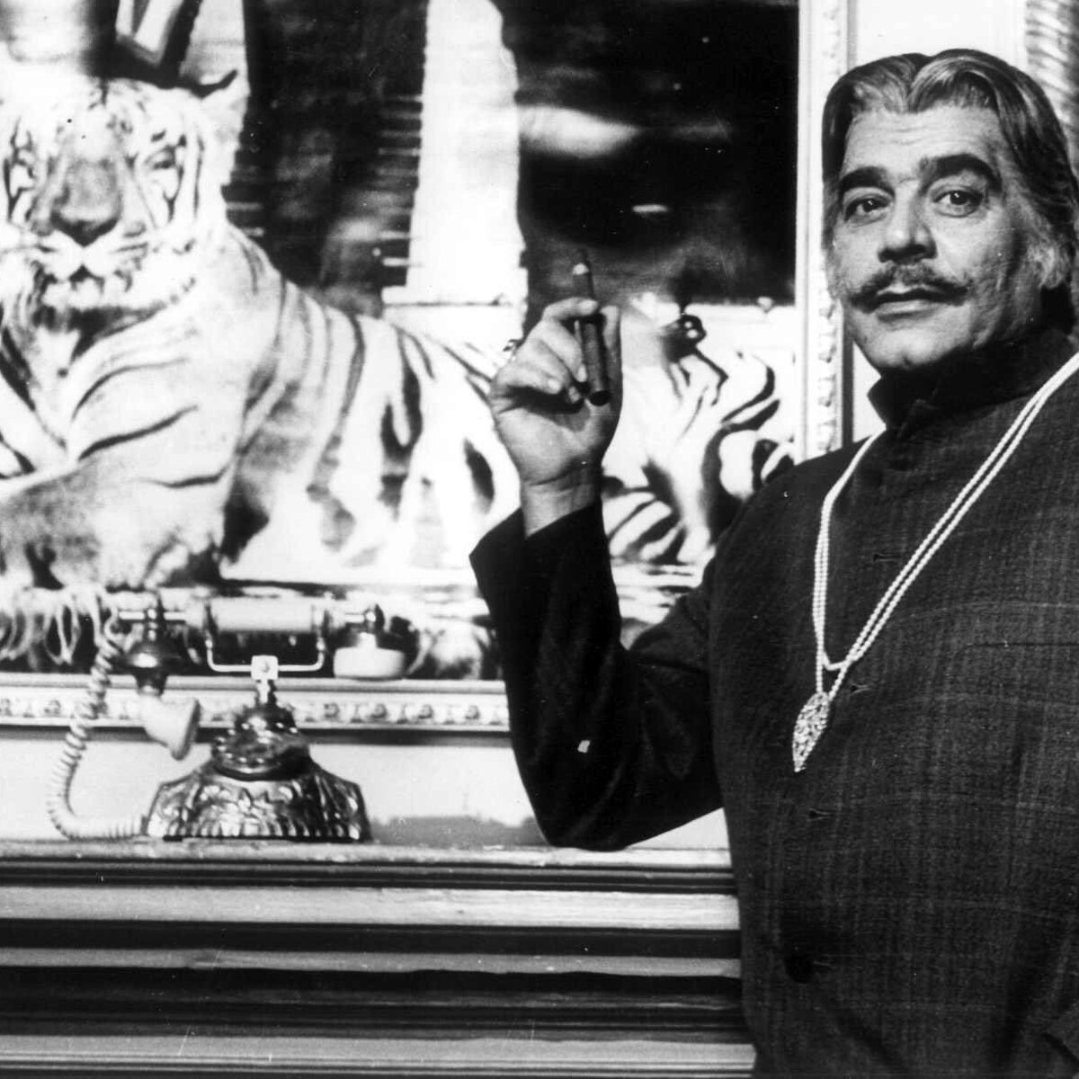 अजीत खान