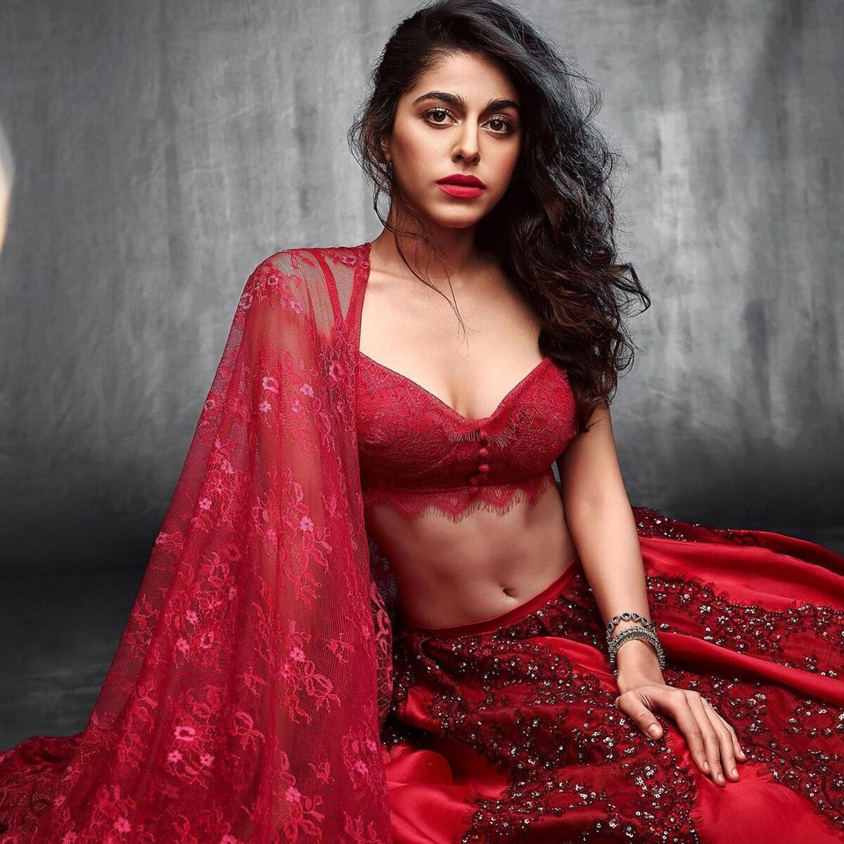 अलाया फर्नीचरवाला