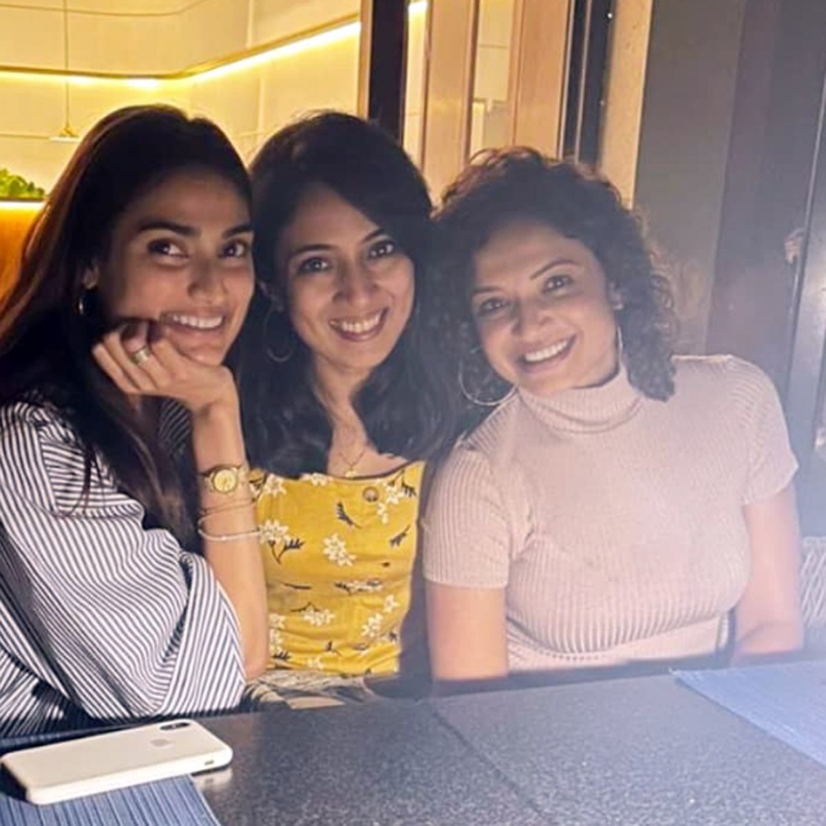 अथिया शेट्टी और के एल राहुल 