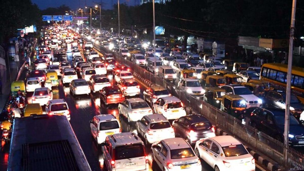 पुराने वाहनों पर एक और टैक्स