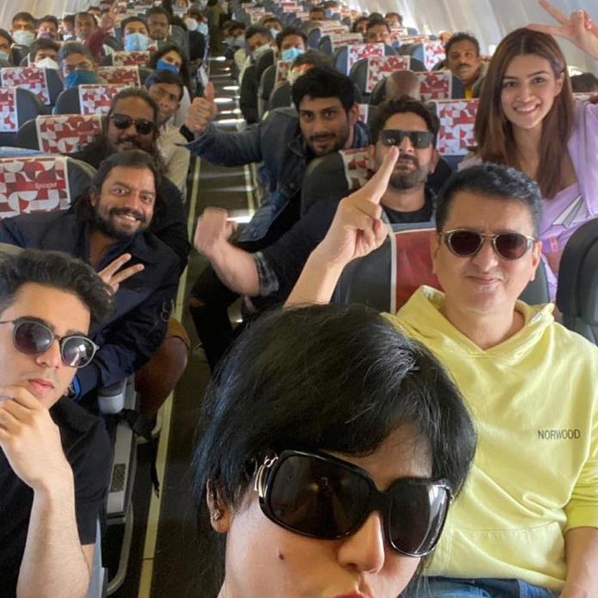 बच्चन पांडे की स्टारकास्ट