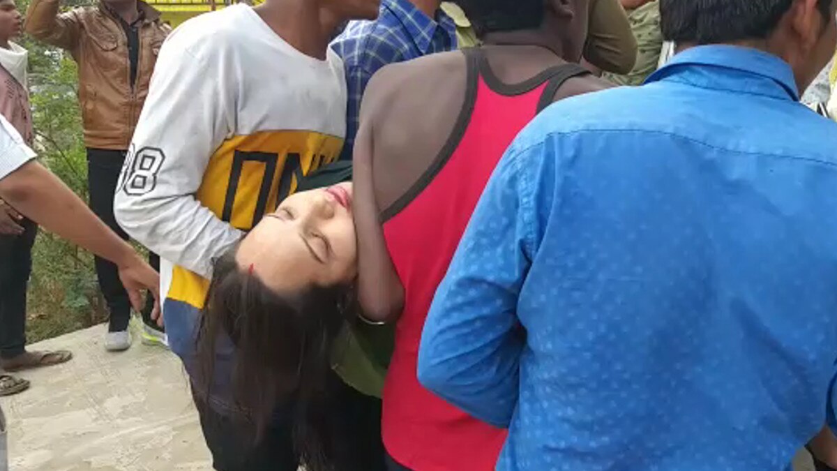 डूबने से पहले नाव में चल रहा था महिलाओं का डांस, सामने आया अंति‍म समय का वीडियो 