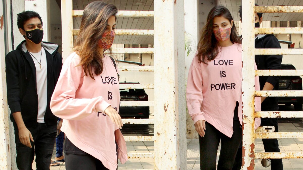 र‍िया चक्रवर्ती-शोव‍िक चक्रवर्ती  