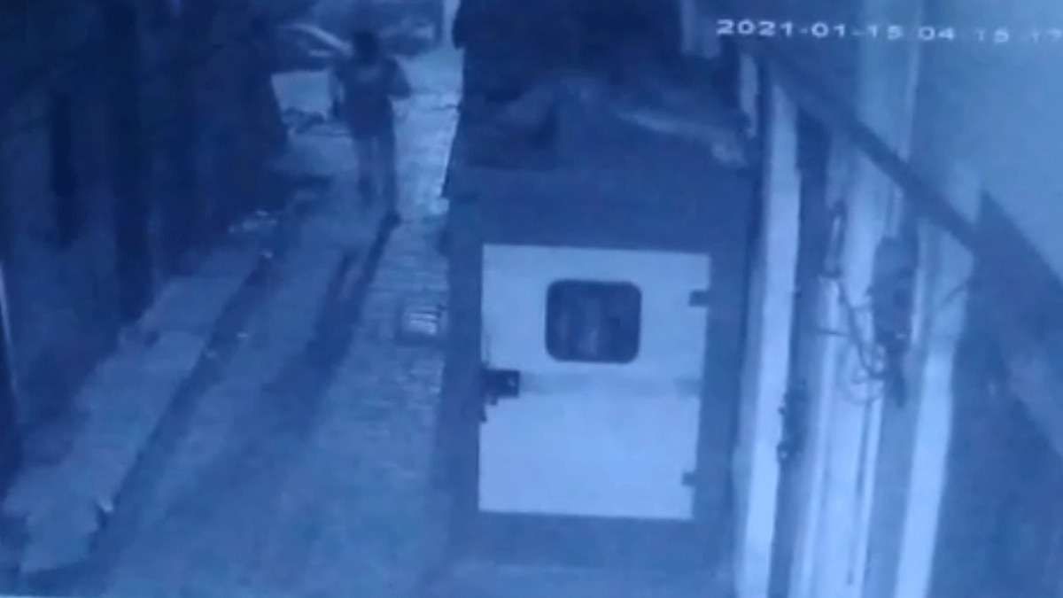  दामाद ने पेट्रोल डाल कर ससुराल में लगाई आग (फोटो आजतक)