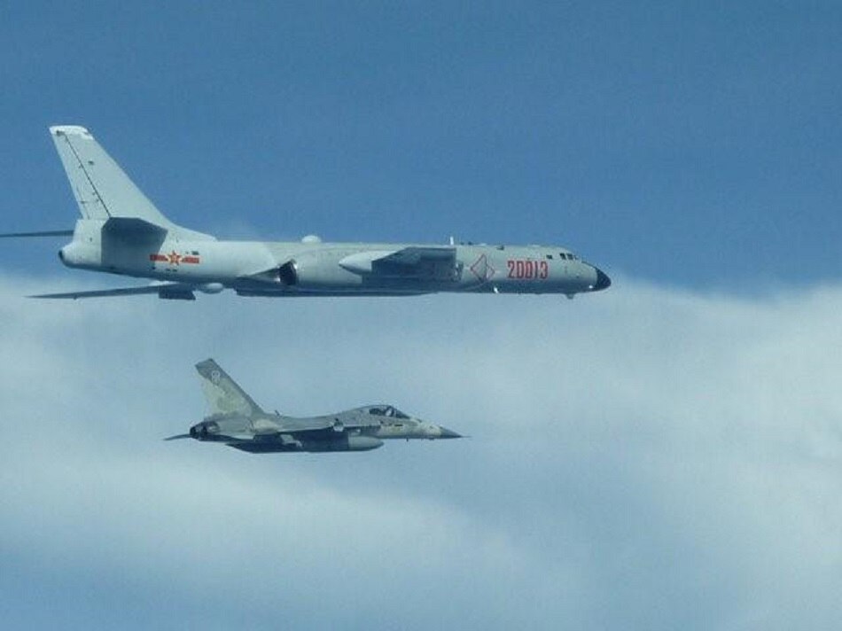 Chinese bomber planes