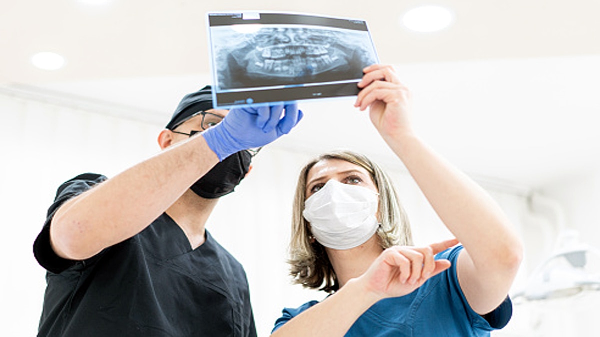 Coronavirus may hide in patients brain