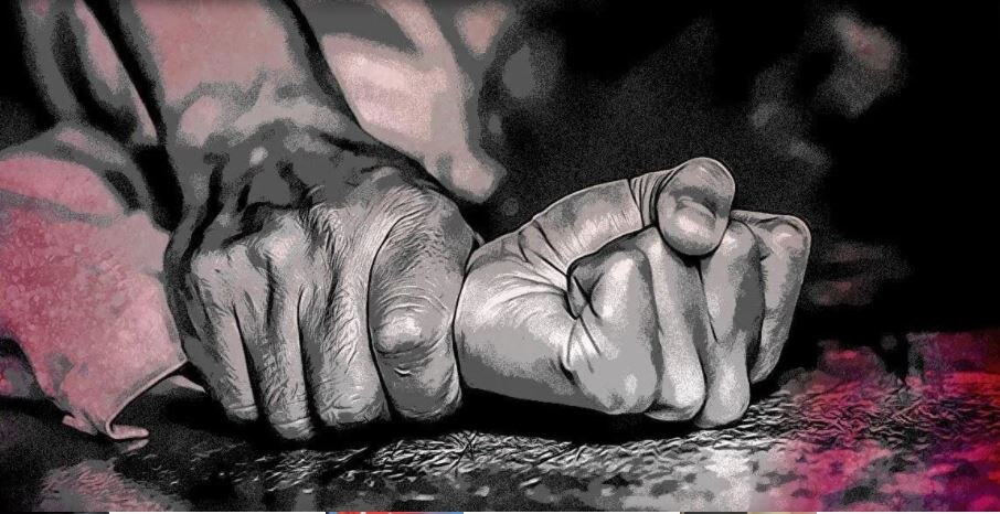 मां बेटी से बलात्कार