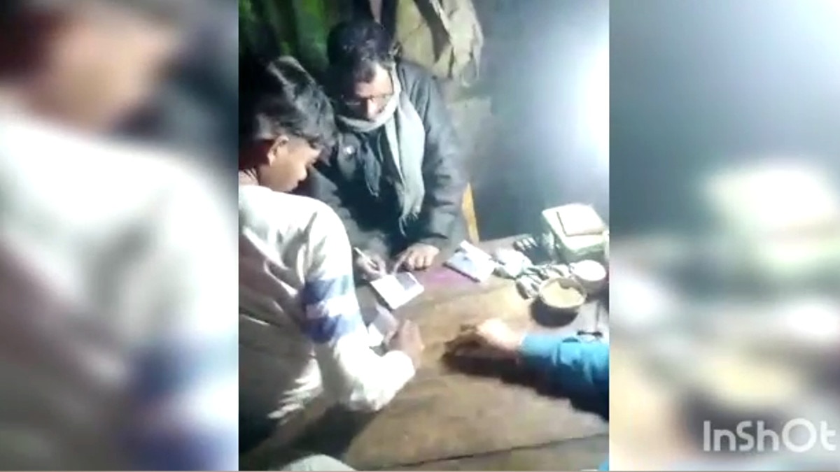 सट्टा खेलने के लिए शहर में लगे पोस्टर, सटोरियों ने दी पुलिस को खुली चुनौती