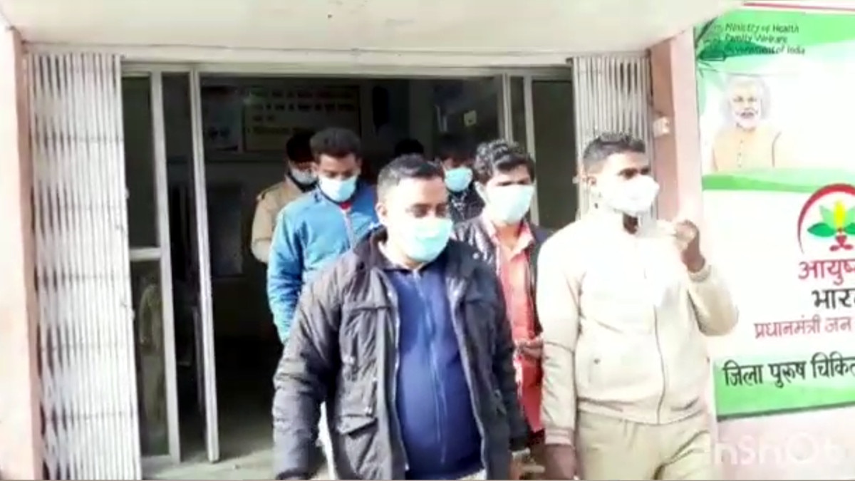 सट्टा खेलने के लिए शहर में लगे पोस्टर, सटोरियों ने दी पुलिस को खुली चुनौती