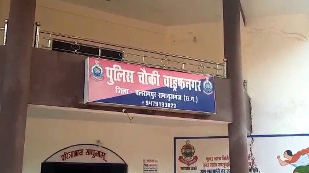 नशे में धुत भूतपूर्व सैनिक की कार की टक्‍कर से युवक की मौत, शव को कंधे पर उठाकर 2 KM पैदल चलकर पहुंचा थाने