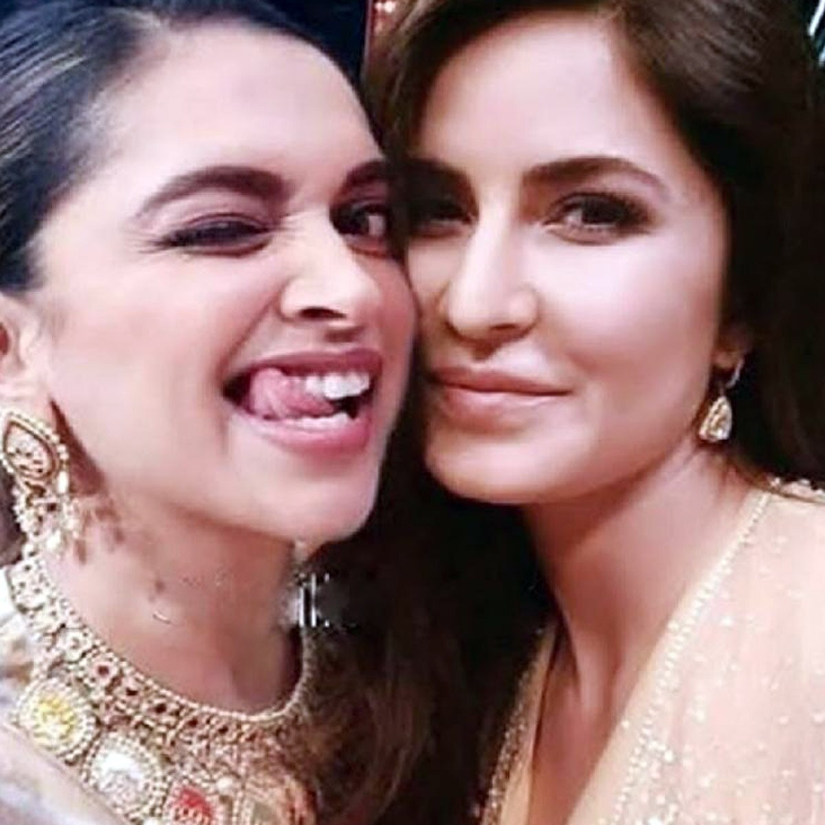 दीपिका पादुकोण और कटरीना कैफ 