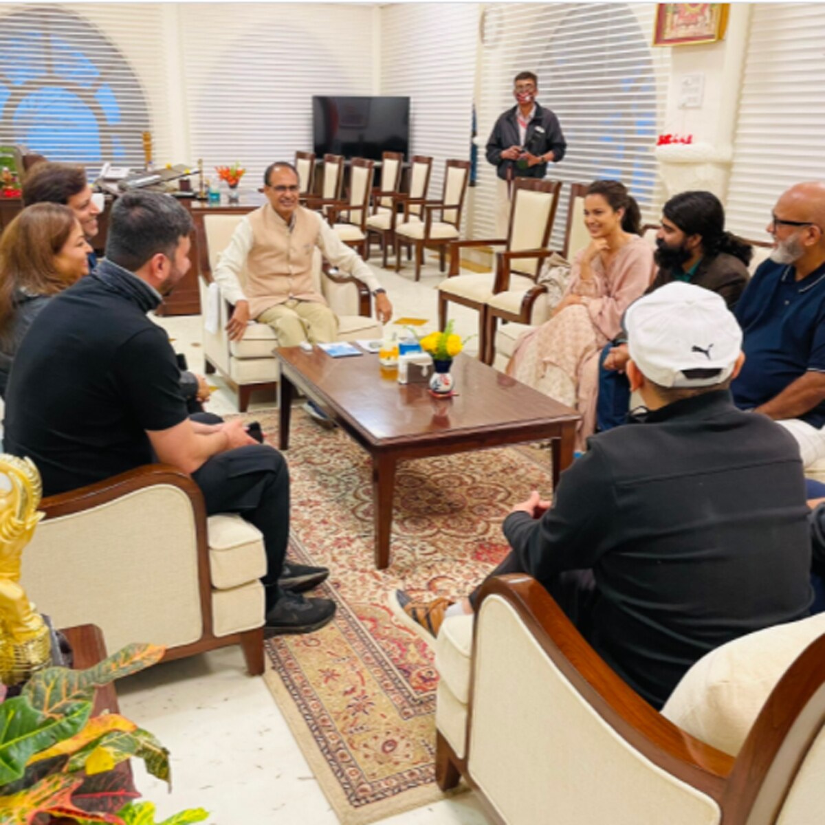 शिवराज सिंह चौहान संग धाकड़ की टीम