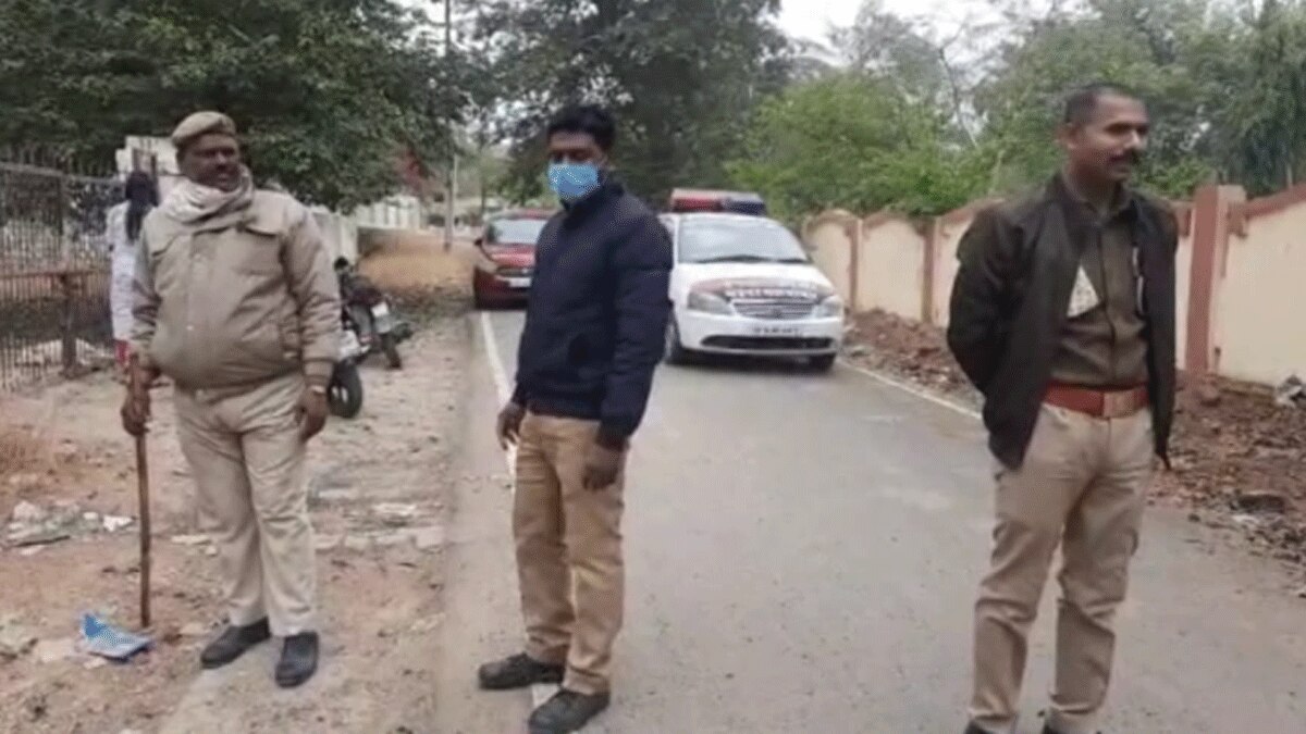 खोई कुतिया को ढूंढने में जुटी पुलिस (फोटो आजतक)