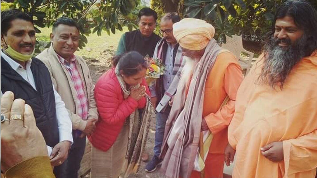 राम मंदिर के लिए एक करोड़ दान देने वाले बाबा से मिलने वालों का लगा तांता