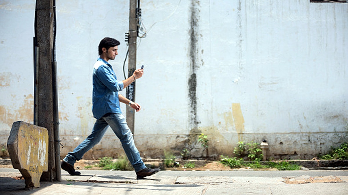 IIT Researcher Build road that generate Electricity by walking