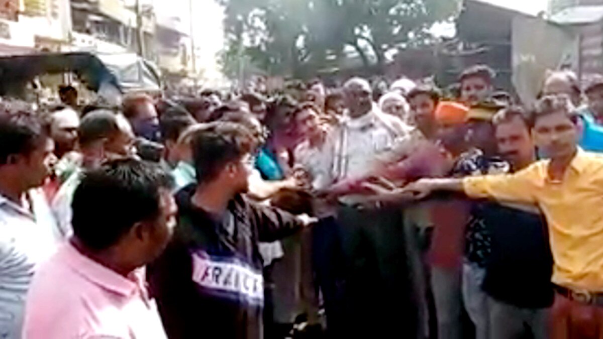 MP: अतिक्रमण हटाया तो आतंकवादी और नक्सलाइट बनने की ली शपथ, वीडियो वायरल 