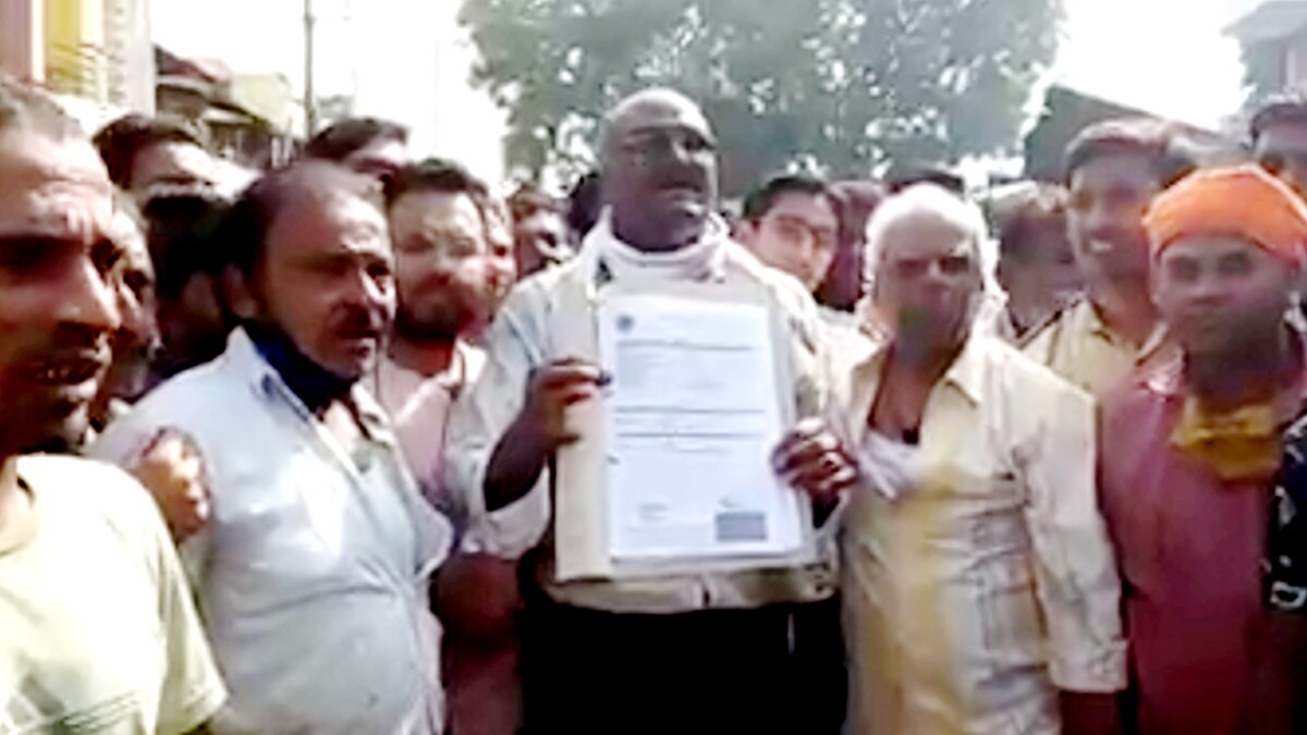 MP: अतिक्रमण हटाया तो आतंकवादी और नक्सलाइट बनने की ली शपथ, वीडियो वायरल 