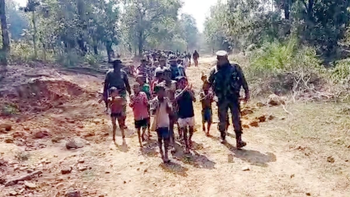 नक्सल इलाके में आजादी के बाद पहली बार लोगों ने देखा तिरंगा झंडा