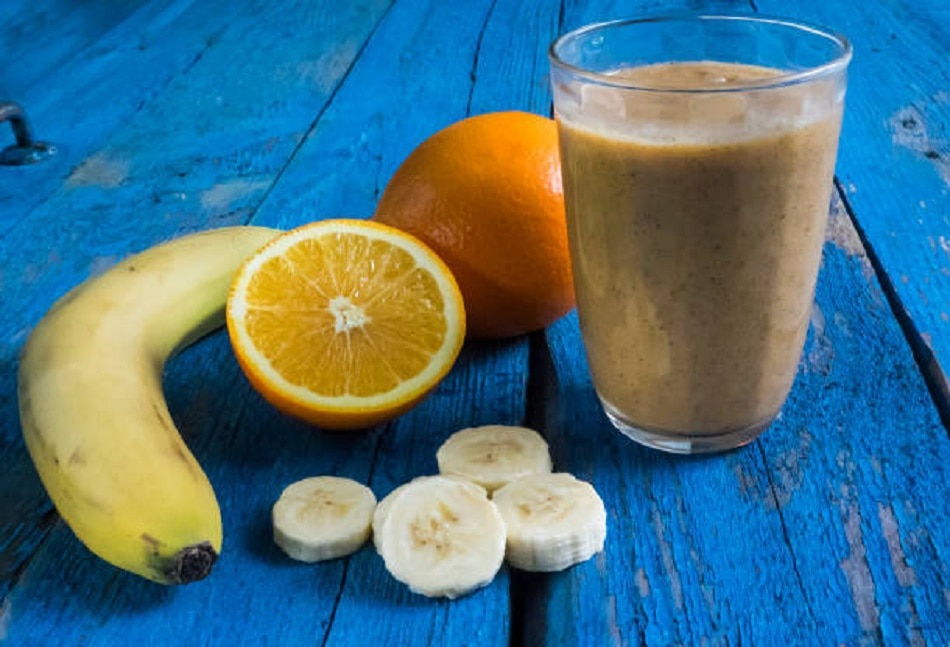 प्रोटीन पाउडर और फ्रोजन फ्रूट