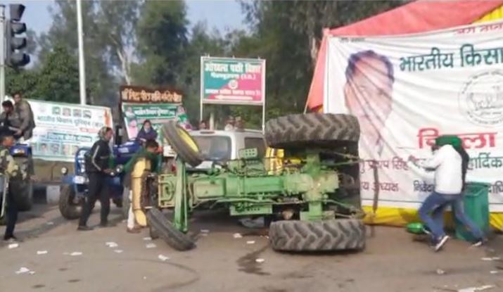 राजपथ पर परेड के बीच ट्रैक्टर रैली शुरू