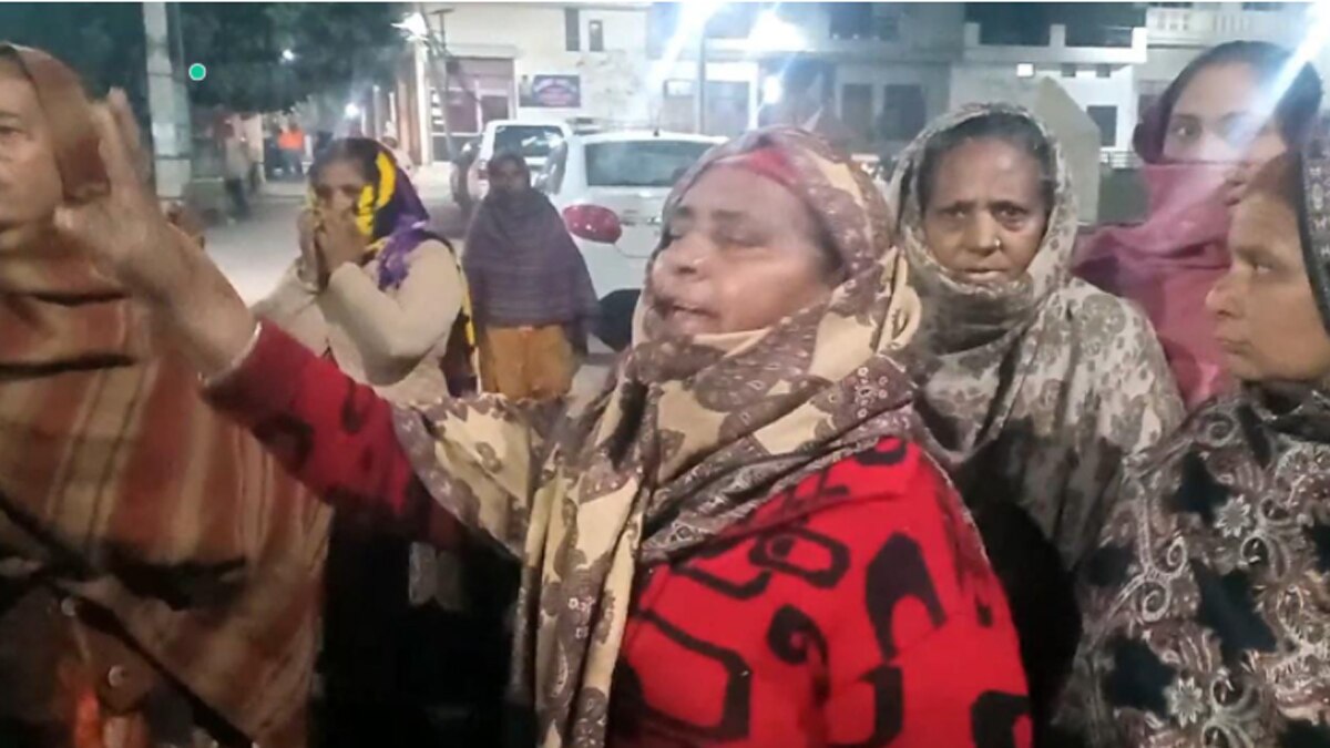 करीब 4 घंटे बाद गैस पर काबू पाया गया.