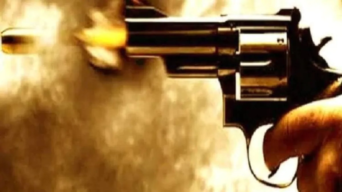 युवक कुख्यात मुनीर गैंग से जुड़े रहे जुबैर का काफी करीबी था.