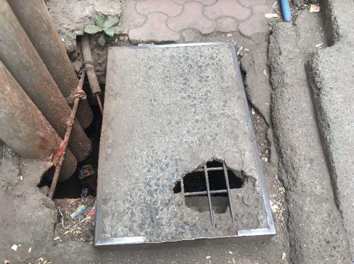 बोरे में बांधकर गटर में फेंका