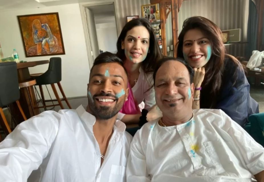 Hardik pandya with Father's Memory