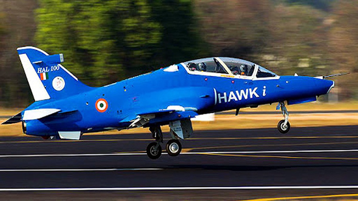 Hawk-i test fired smart anti-airfield weapon